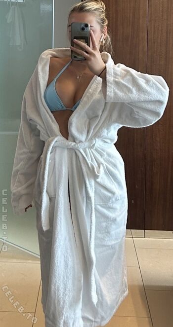 Full leaked Elaralucia private onlyfans photo