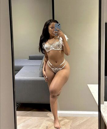 Full leaked Eliizabeth robinson private onlyfans photo