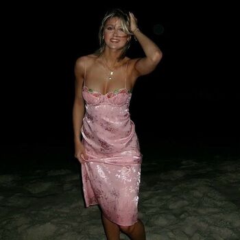 Full leaked Elise eve page private onlyfans photo