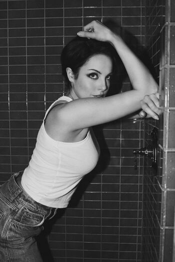 Elizabeth Gillies