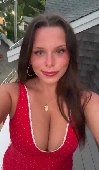 Full leaked Elizabeth owens private onlyfans photo