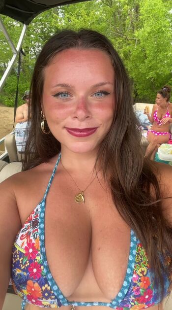 Full leaked Elizabeth owens private onlyfans photo