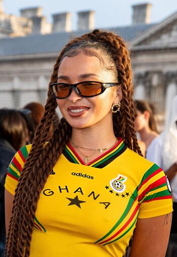 Ella Eyre