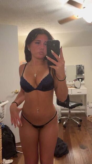 Full leaked Ellabk private onlyfans photo