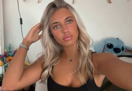 Full leaked Ellaxlongg private onlyfans photo
