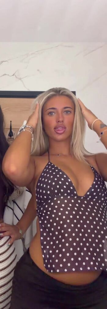 Full leaked Ellaxlongg private onlyfans photo
