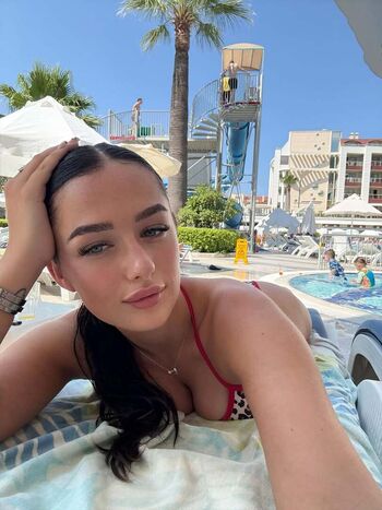 Full leaked Elle moonz private onlyfans photo