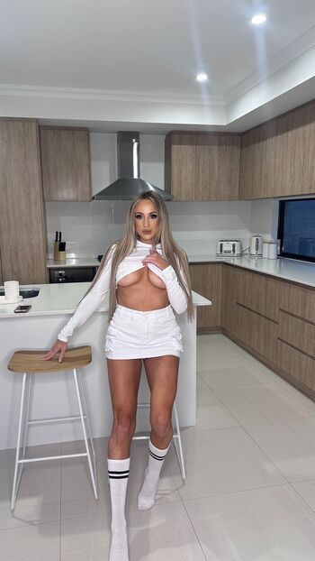 Full leaked Ellesparkss private onlyfans photo