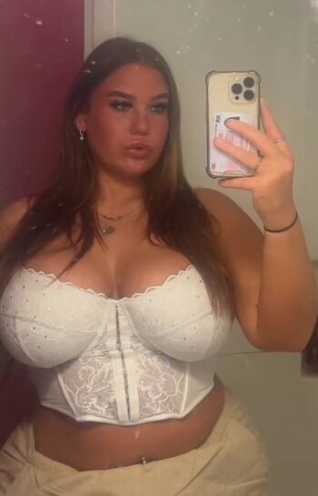 Full leaked Ellie robinson private onlyfans photo
