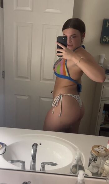 Full leaked Elliya private onlyfans photo