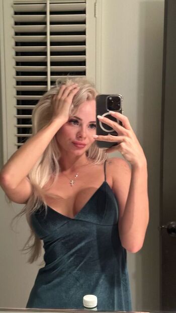 Full leaked Elsa jean  page private onlyfans photo