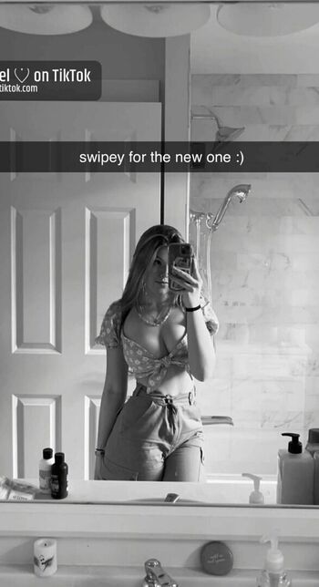 Full leaked Elsuzannee private onlyfans photo
