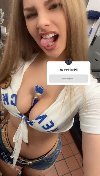Em_sour_skittles