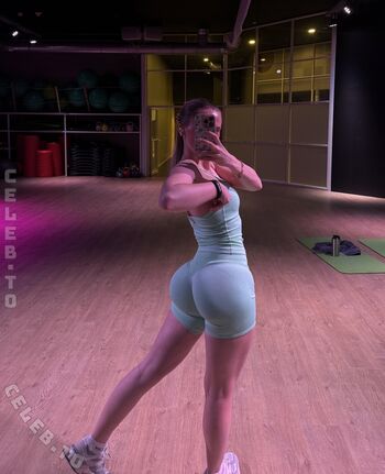 Full leaked Emelie amber private onlyfans photo