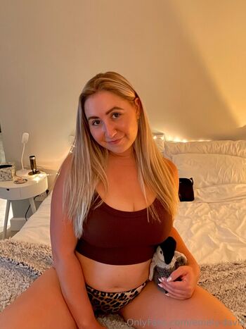 Full leaked Emely davis private onlyfans photo