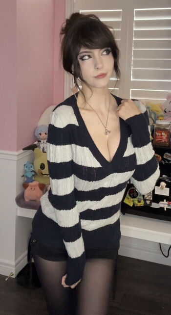 Full leaked Emiki private onlyfans photo