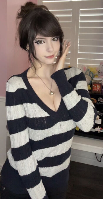 Full leaked Emiki private onlyfans photo