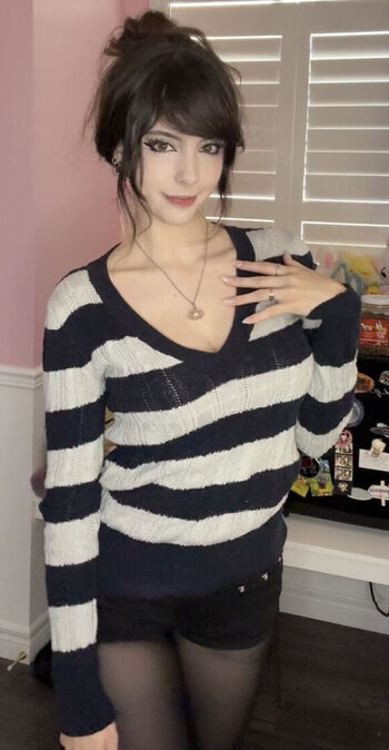 Full leaked Emiki private onlyfans photo