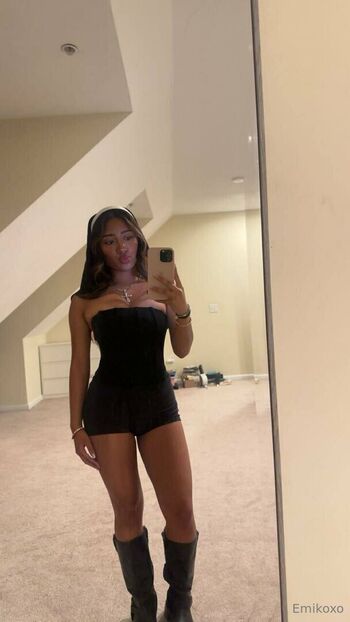 Full leaked Emikoxo page private onlyfans photo