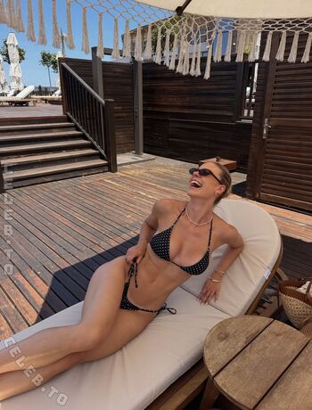 Full leaked Emilia bte page private onlyfans photo