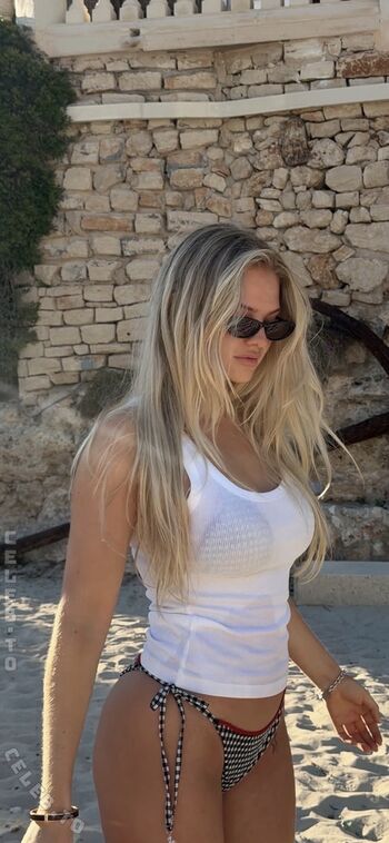Full leaked Emilia wue private onlyfans photo