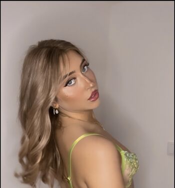 Full leaked Emiliavssr private onlyfans photo