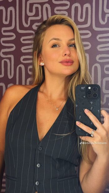 Full leaked Emilly schellmann private onlyfans photo