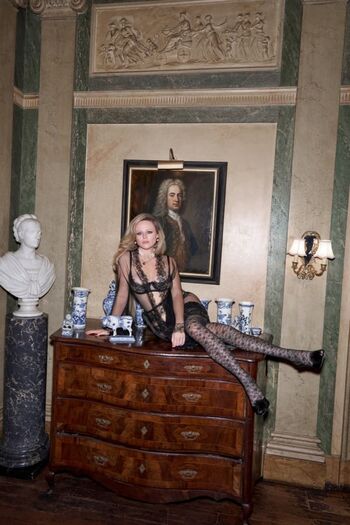 Full leaked Emily atack page private onlyfans photo