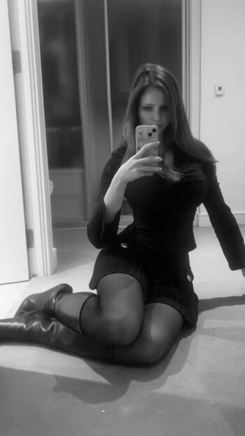 Full leaked Emily deyt aysage  page private onlyfans photo