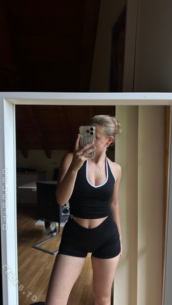 Full leaked Emily erdbeer private onlyfans photo