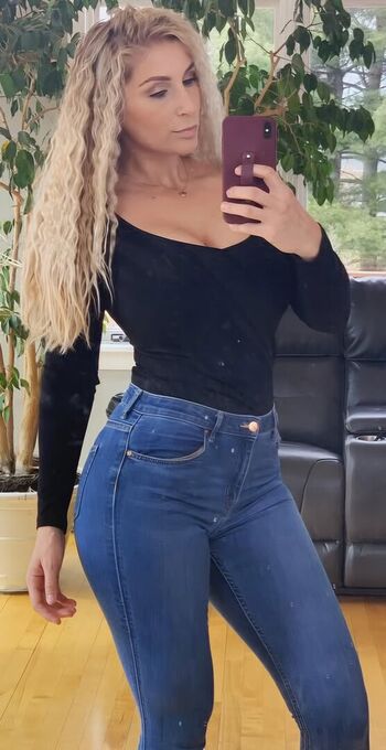 Emily Mcleod L Huntress_Em L Bikini_Huntress