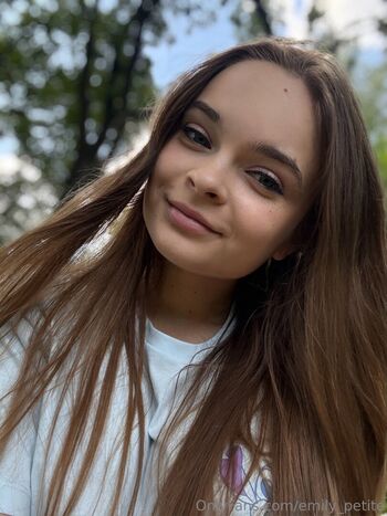 emily_petite