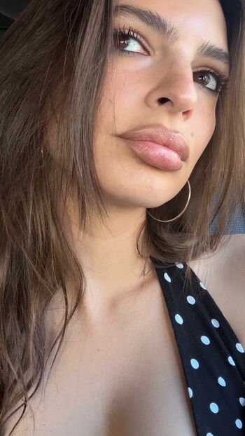 Emily Ratajkowski