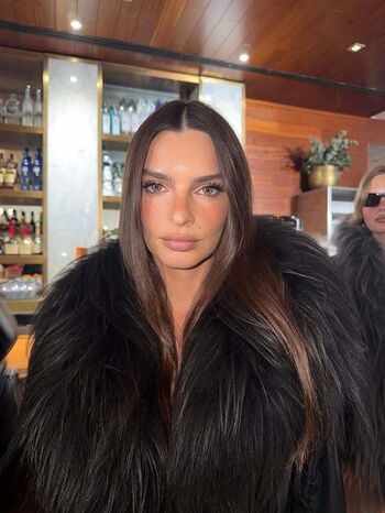Full leaked Emily ratajkowski private onlyfans photo
