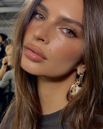 Full leaked Emily ratajkowski private onlyfans photo