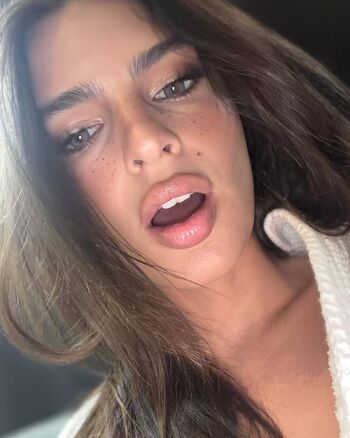 Full leaked Emily ratajkowski private onlyfans photo