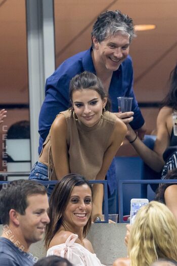 Full leaked Emily ratajkowski private onlyfans photo