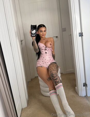 Full leaked Emilywakelingx private onlyfans photo