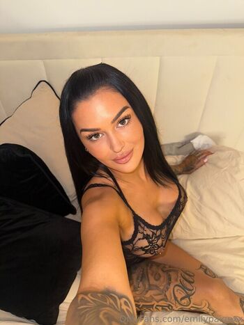 Full leaked Emilywakelingx private onlyfans photo