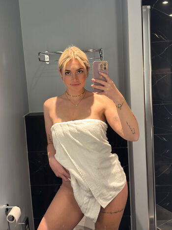 Full leaked Emimarie private onlyfans photo