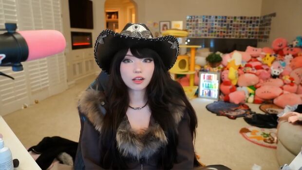 Full leaked Emiru  page private onlyfans photo