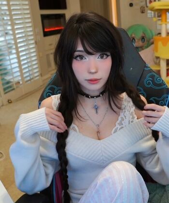 Full leaked Emiru  page private onlyfans photo