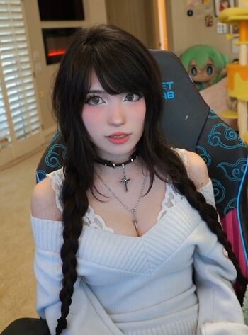 Full leaked Emiru  page private onlyfans photo