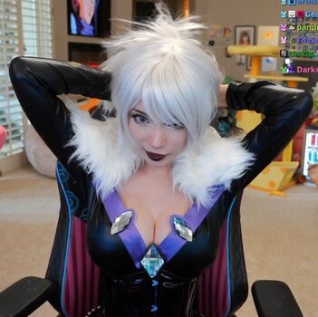 Full leaked Emiru  page private onlyfans photo
