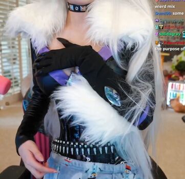 Full leaked Emiru  page private onlyfans photo