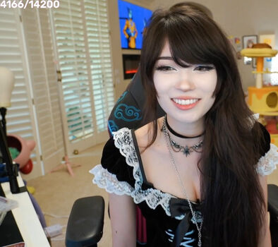 Full leaked Emiru  page private onlyfans photo