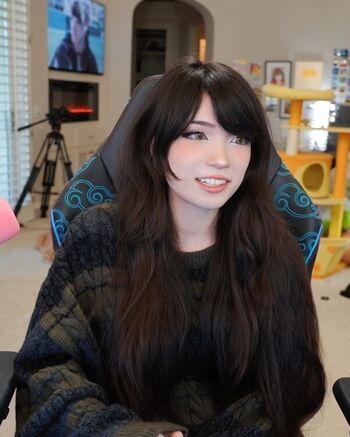 Full leaked Emiru private onlyfans photo