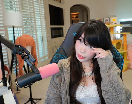 Full leaked Emiru  page private onlyfans photo