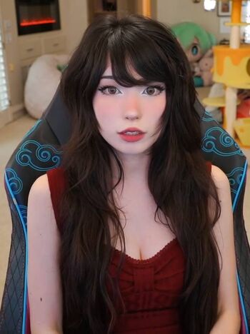 Full leaked Emiru page private onlyfans photo