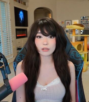 Full leaked Emiru  page private onlyfans photo